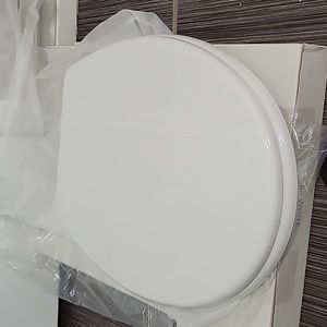 White Round, one touch easy clean soft close toilet seat
